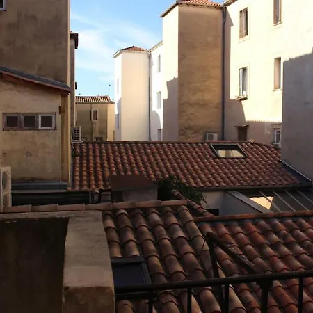Apartamento Joli Duplex Avec Terrasse Montpellier Exterior foto